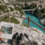 Basses gorges du Verdon à Quinson : sentier au-dessus du Verdon turquoise