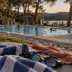 Camping farigoulette saint laurent du verdon : piscine chauffée près du lac et base nautique