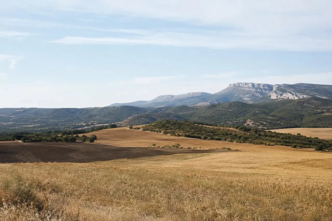 Paysage de Montagnac-Montpezat dans les Alpes-de-Haute-Provence, code postal 04500