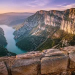 Gorges du Verdon France, route des crêtes, eau turquoise et falaises