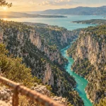 Où se situe les gorges du Verdon : belvédère sur les gorges et rivière turquoise