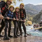 Rafting verdon castellane : famille en raft sur le Verdon à Castellane