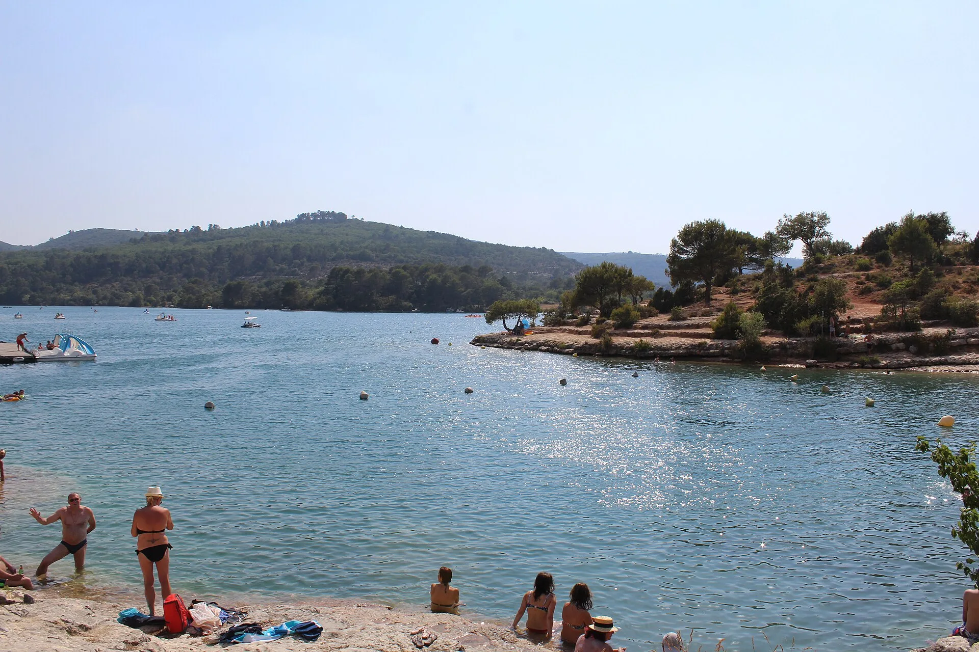Le lac d’Esparron à Esparron-de-Verdon.