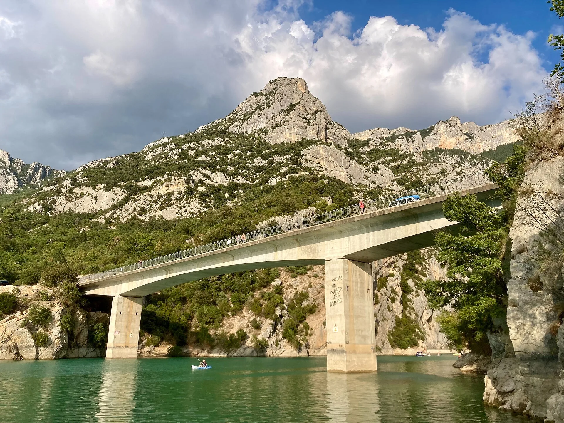 Le pont du Galetas, entre les gorges du Verdon et le lac de Sainte-Croix.