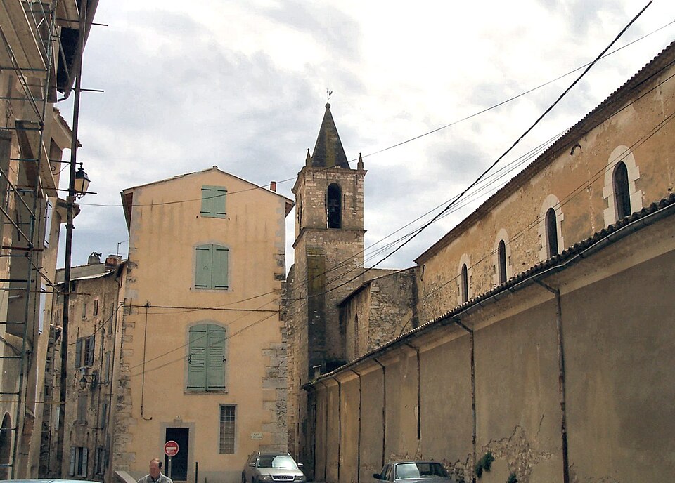 La cathédrale Notre-Dame de l’Assomption dans le centre de Riez.
